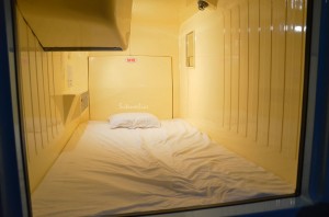 Kuyakushomae Capsule Hotel (8)