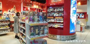 Shop ของ HongKong Disneyland ในสนามบิน